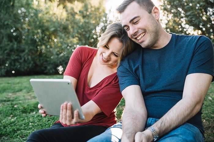 Why More Celebrities Are Finding Love Online in 2025