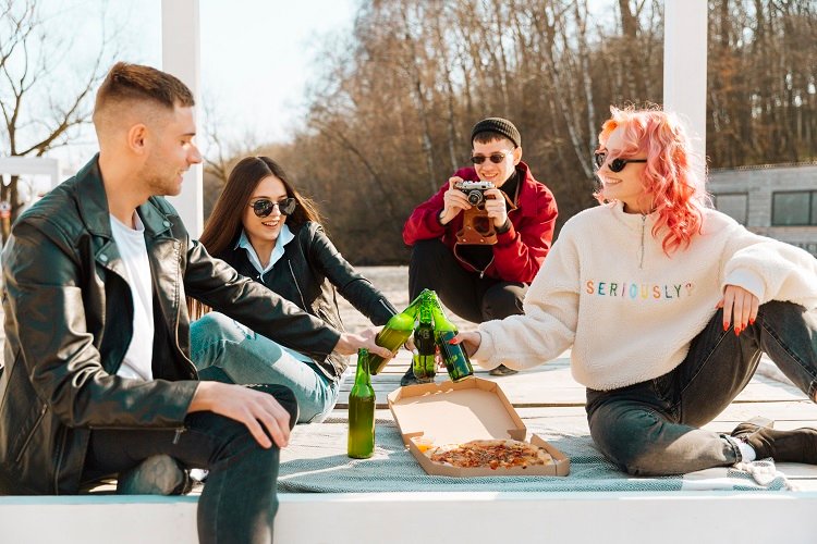 Gen Z Shies From AI Dating Features, Millennials More Open
