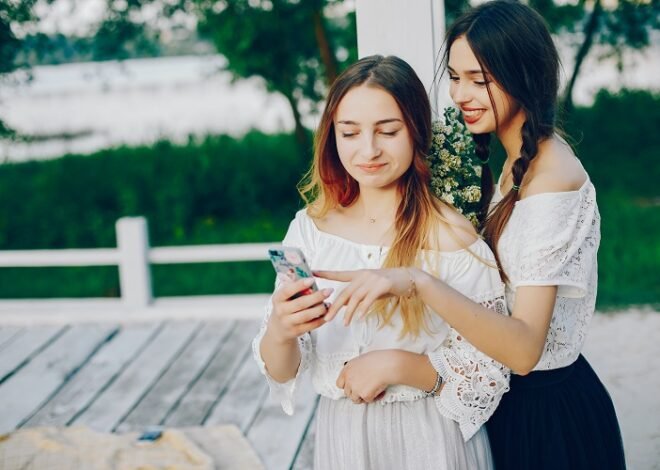 Find Your Match: Best Dating Sites for Petite Women in 2025