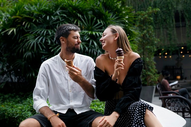 Date & Meet Rich Singles in Florida
