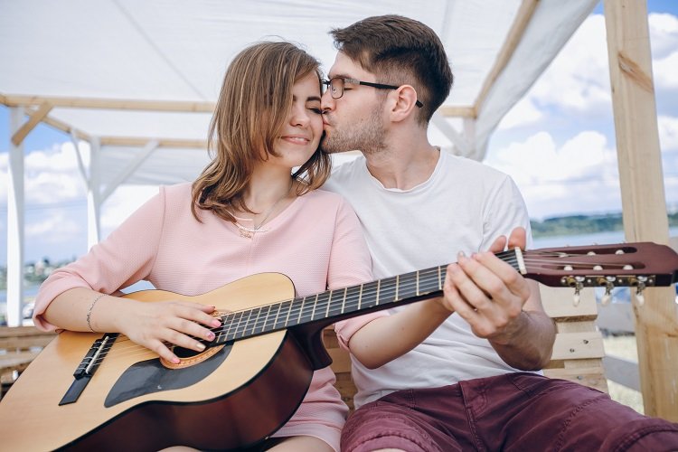 Dating for Musicians Made Easy – Try the Best Apps & Sites