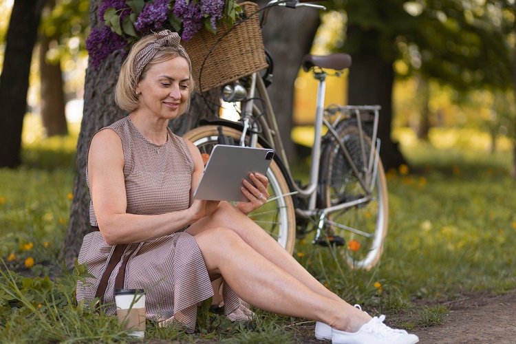 Meet Stunning Mature Women with MillionaireMatch